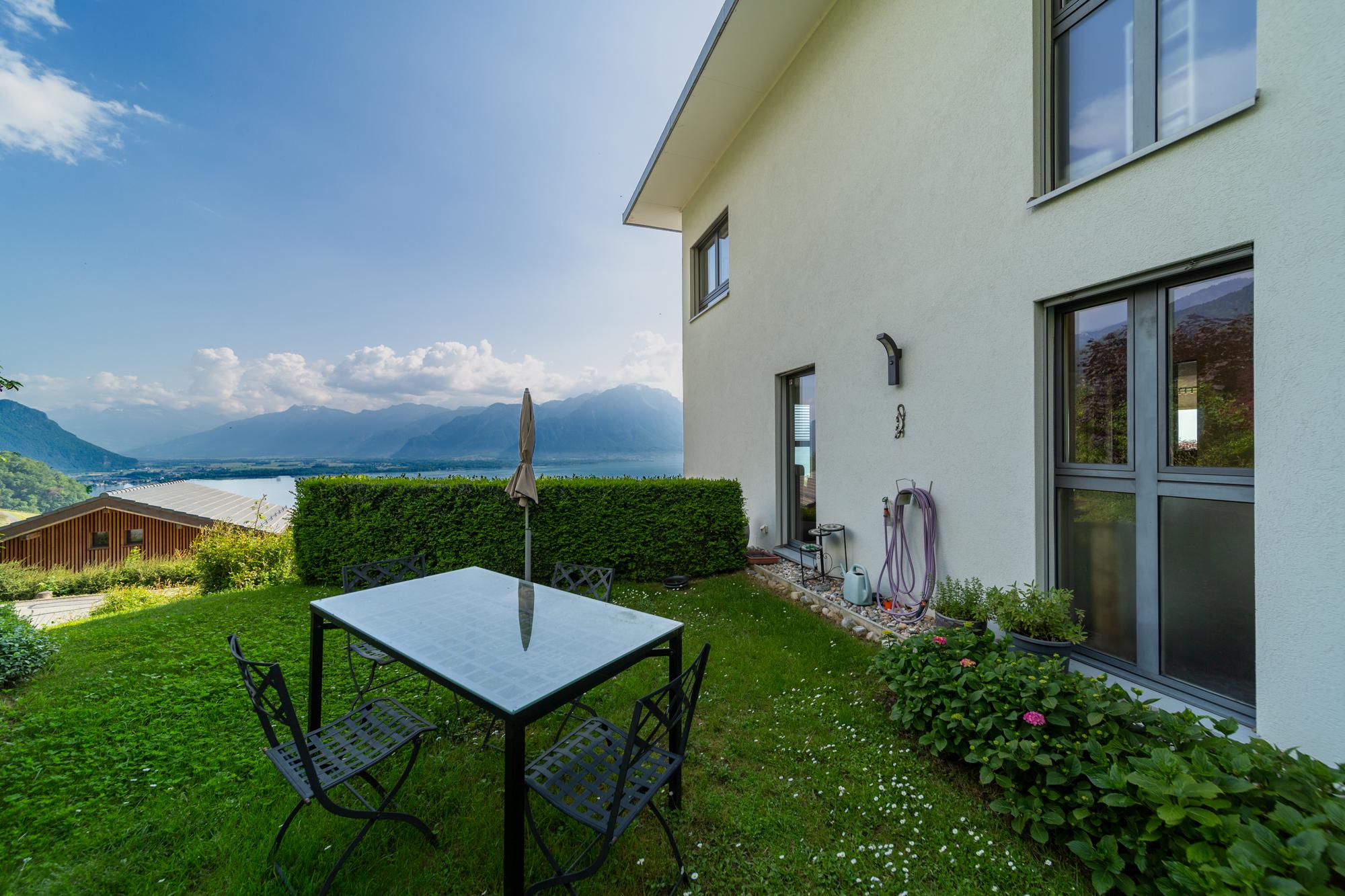 Magnifique villa de standing de sur les hauts de Montreux avec vue imprenable sur le lac.